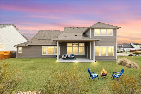 $825,000 | 121 Starfire Drive, Dripping Springs, TX 78620