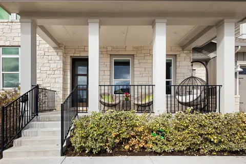 $825,000 | 121 Starfire Drive, Dripping Springs, TX 78620