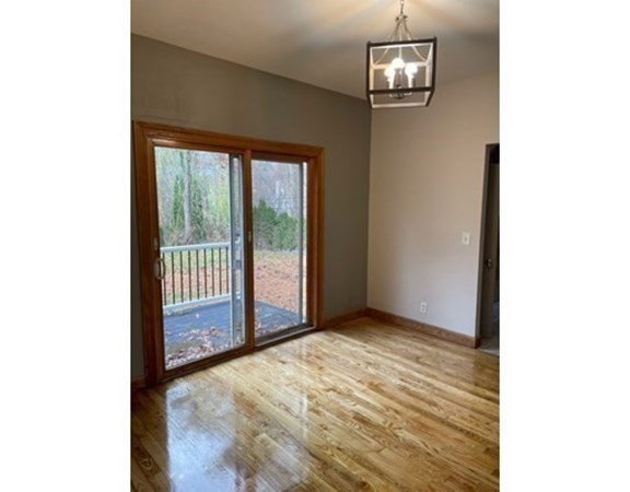 811 Piper Road West Springfield, MA 01089 - Photo 11 of 32