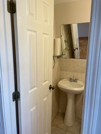 811 Piper Road West Springfield, MA 01089 - Photo 18 of 32