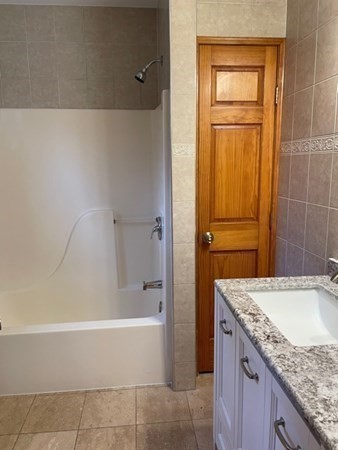 811 Piper Road West Springfield, MA 01089 - Photo 7 of 32