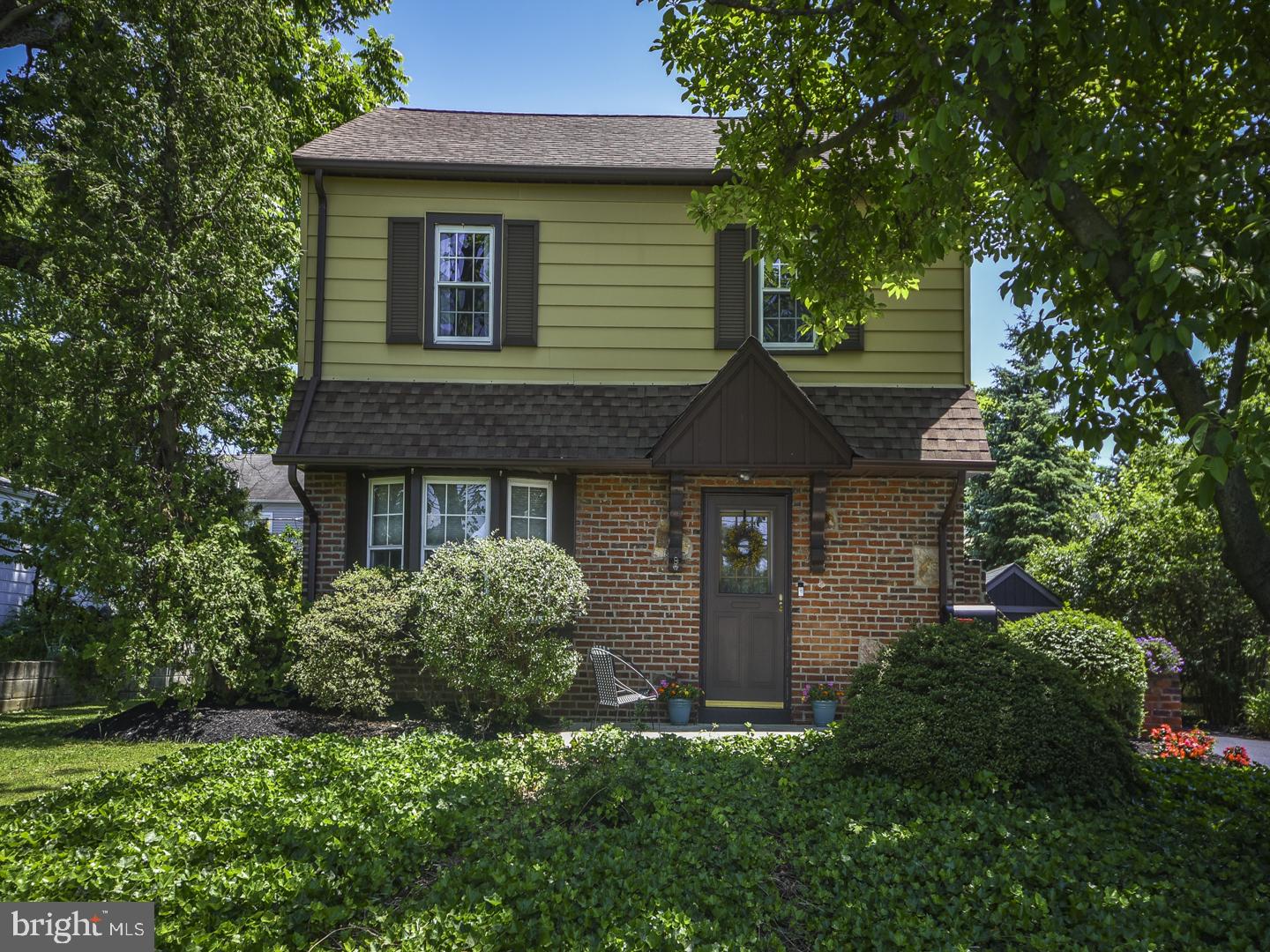 124 Twining Road Oreland, PA 19075 - Photo 2 of 38 Gallery Image 2