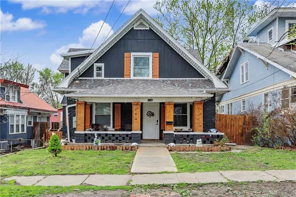 $334,900 | 1106 West Waldo Avenue, Independence, MO 64050