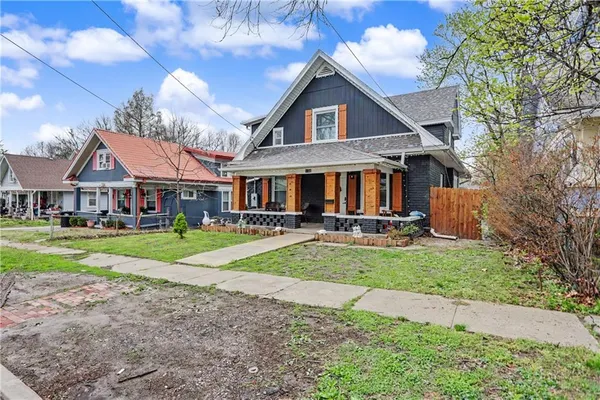 $334,900 | 1106 West Waldo Avenue, Independence, MO 64050