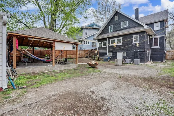 $334,900 | 1106 West Waldo Avenue, Independence, MO 64050