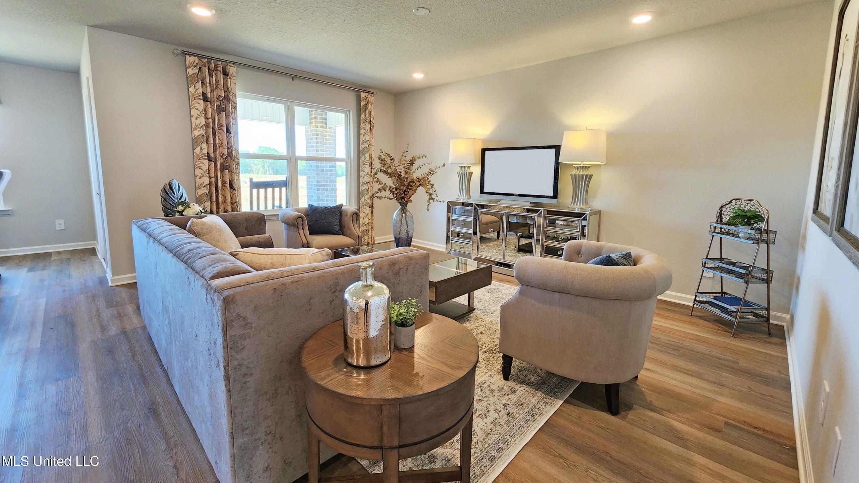 13412 Inman Court Gulfport, MS 39503 - Photo 5 of 25 03livingroom