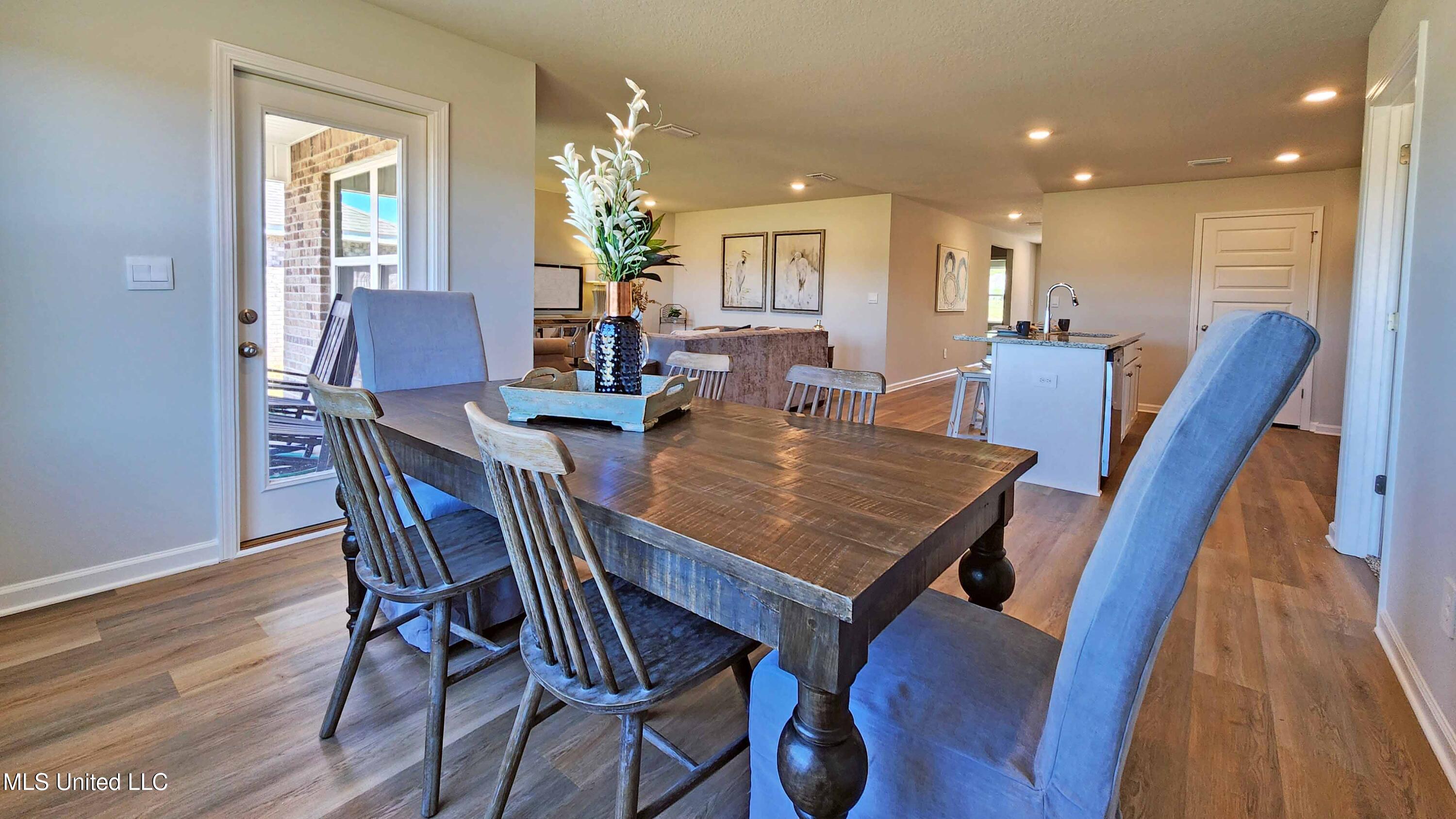 13412 Inman Court Gulfport, MS 39503 - Photo 9 of 25 07Dining room