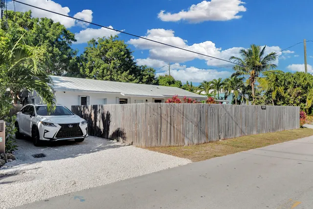 $889,000 | 82207 Old Highway, Islamorada, FL 33036