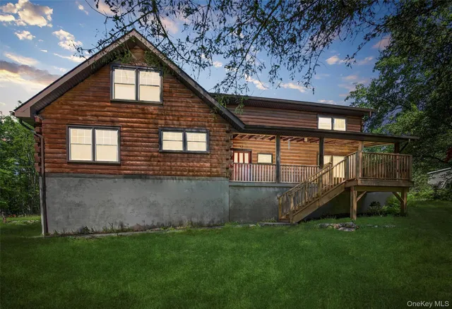 $474,000 | 321 Spadola Lane, Pine Bush, NY 12566