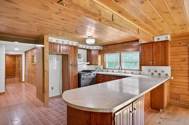 $474,000 | 321 Spadola Lane, Pine Bush, NY 12566