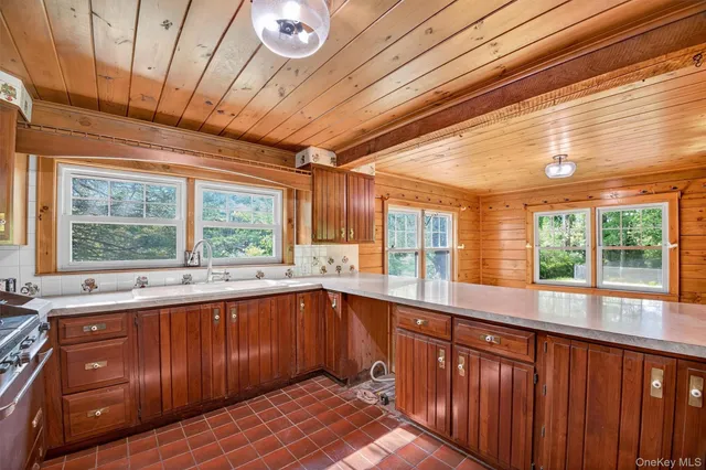 $474,000 | 321 Spadola Lane, Pine Bush, NY 12566