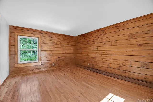 $474,000 | 321 Spadola Lane, Pine Bush, NY 12566