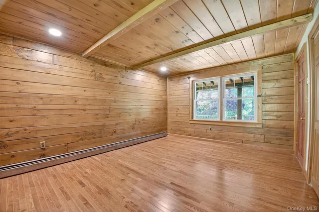 $474,000 | 321 Spadola Lane, Pine Bush, NY 12566