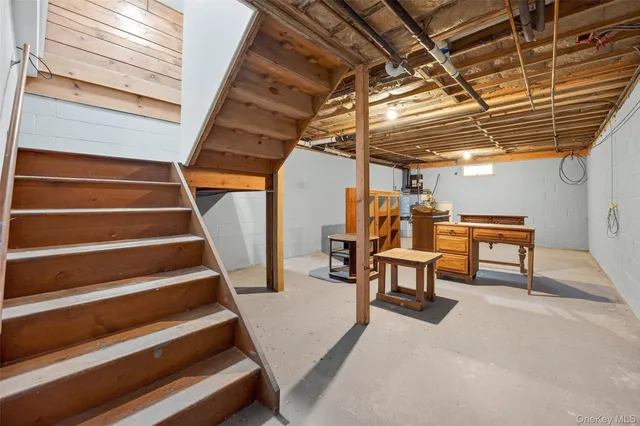 $474,000 | 321 Spadola Lane, Pine Bush, NY 12566