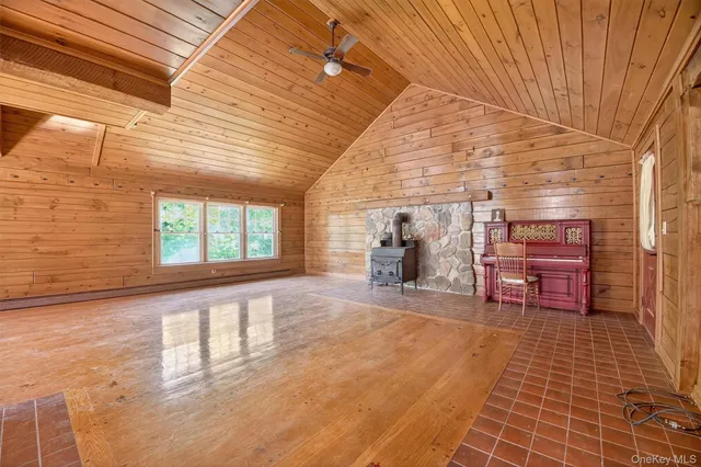 $474,000 | 321 Spadola Lane, Pine Bush, NY 12566