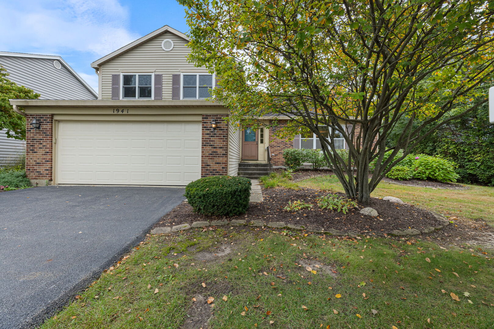 1941 Valley Road Lombard, IL 60148 - Photo 1 of 37 Gallery Image 1