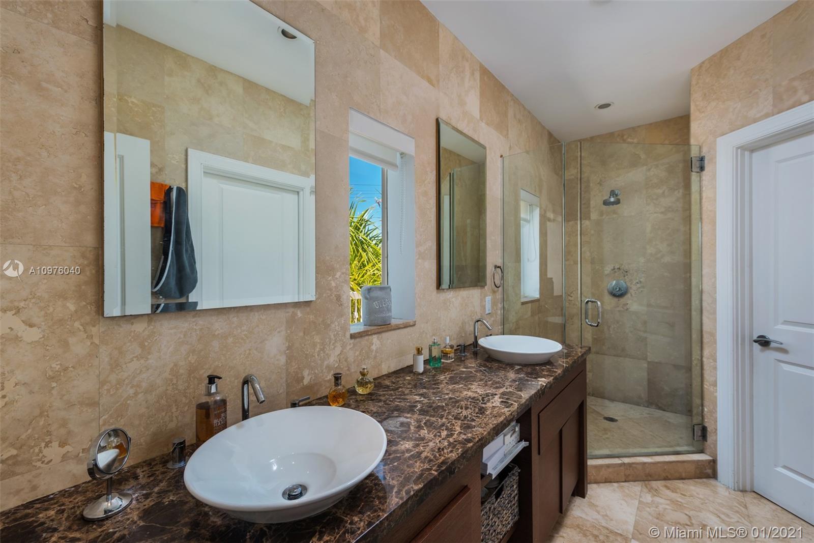 668 Fernwood Road Key Biscayne, FL 33149 - Photo 14 of 32