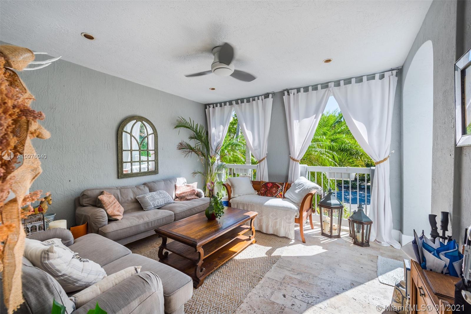 668 Fernwood Road Key Biscayne, FL 33149 - Photo 3 of 32