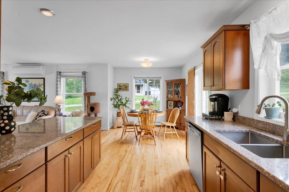 162 Middle Road Moretown, VT 05676 - Photo 10 of 49