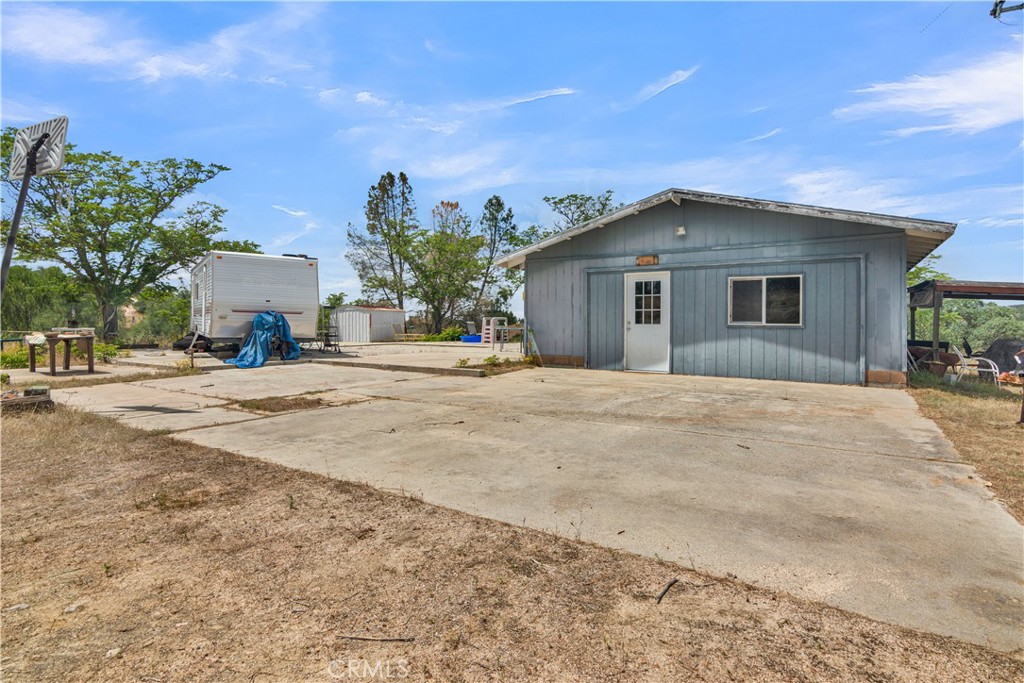 3455 Katacreek Road Creston, CA 93432 - Photo 19 of 30 Workshop.