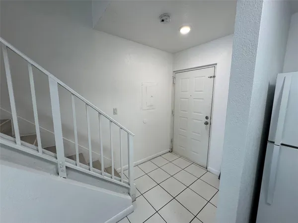 $265,000 | 2710 West 76th Street, Unit 207, Hialeah, FL 33016