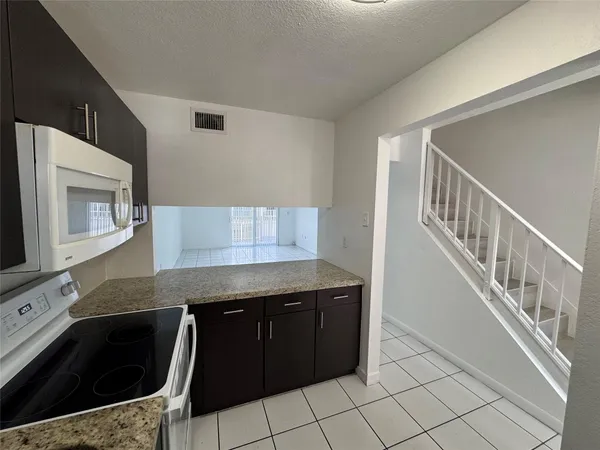 $265,000 | 2710 West 76th Street, Unit 207, Hialeah, FL 33016