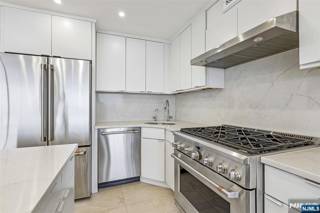 1 Horizon Road, Unit 1404 Fort Lee, NJ 07024 - Photo 13 of 31