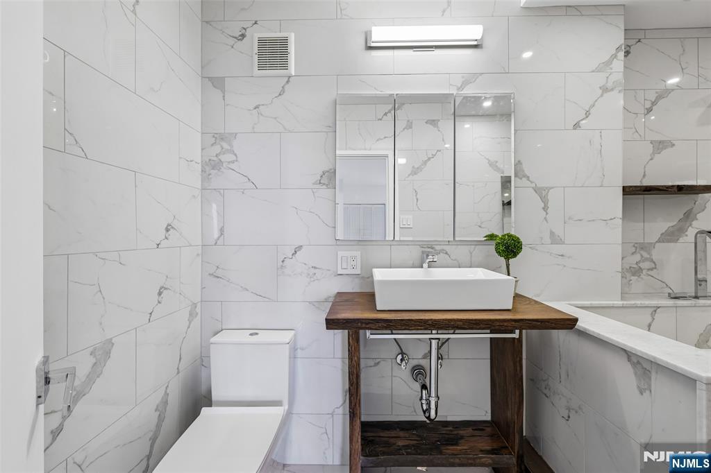 1 Horizon Road, Unit 1404 Fort Lee, NJ 07024 - Photo 20 of 31