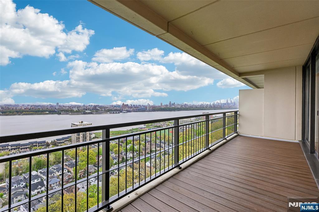 1 Horizon Road, Unit 1404 Fort Lee, NJ 07024 - Photo 28 of 31