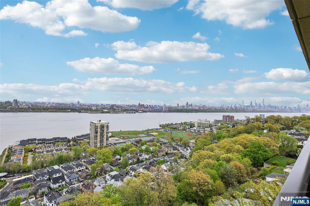 1 Horizon Road, Unit 1404 Fort Lee, NJ 07024 - Photo 29 of 31