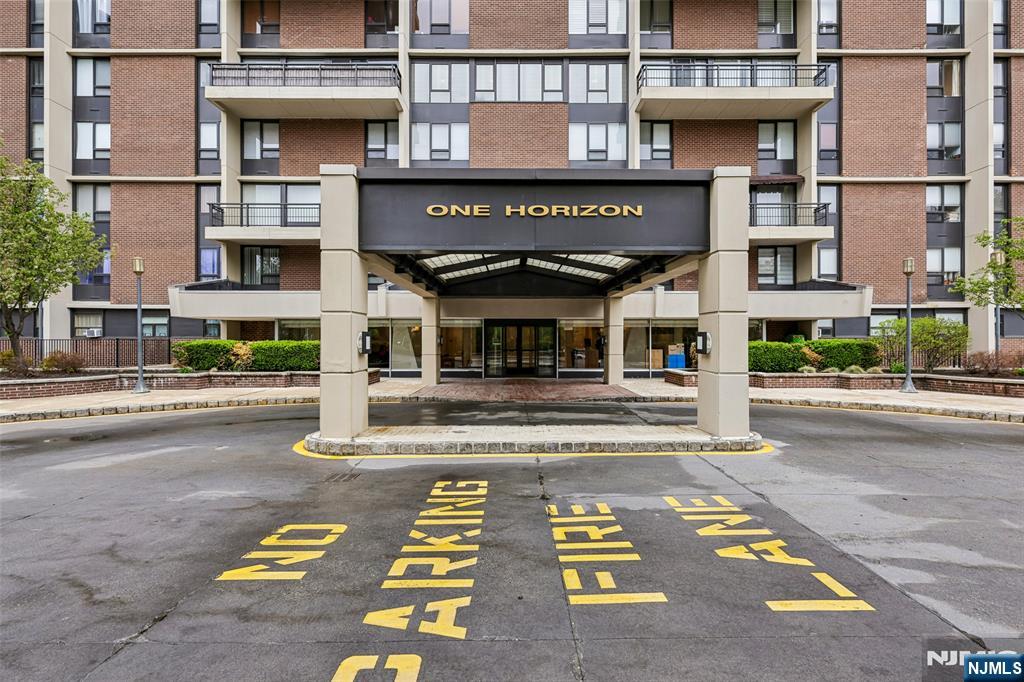 1 Horizon Road, Unit 1404 Fort Lee, NJ 07024 - Photo 3 of 31