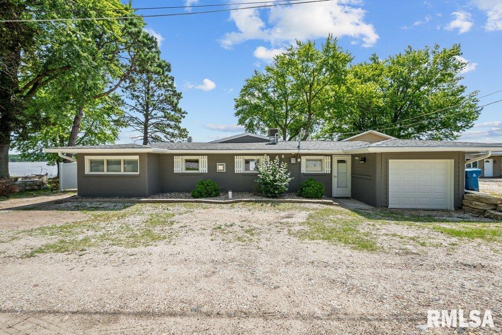 22001 Great River Road Le Claire, IA 52753 - Photo 1 of 33 Gallery Image 1