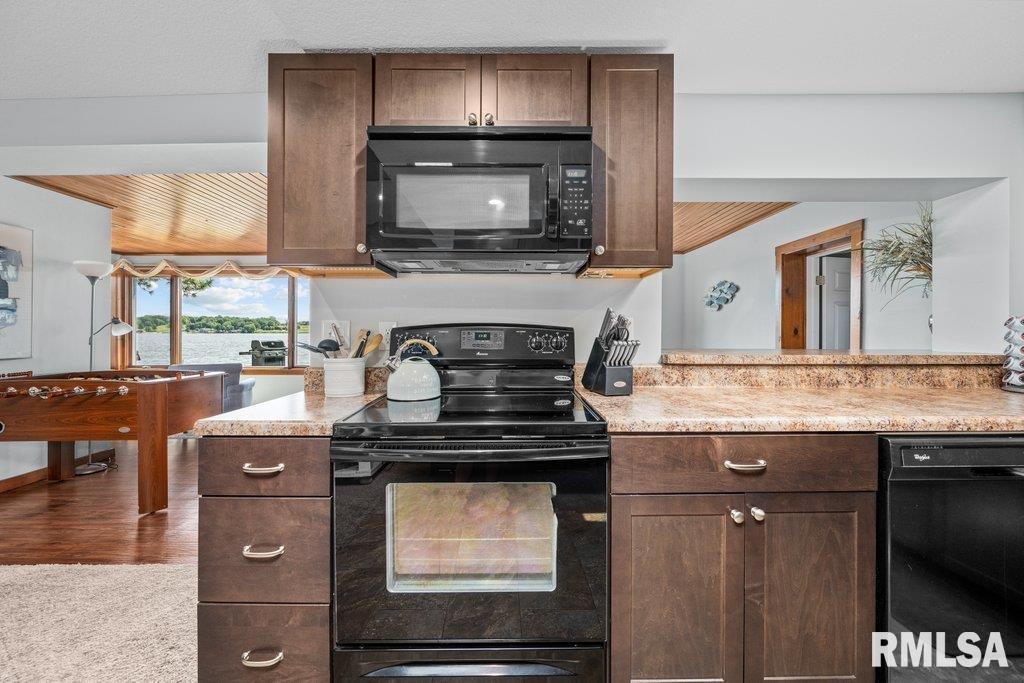 22001 Great River Road Le Claire, IA 52753 - Photo 14 of 33 Gallery Image 14