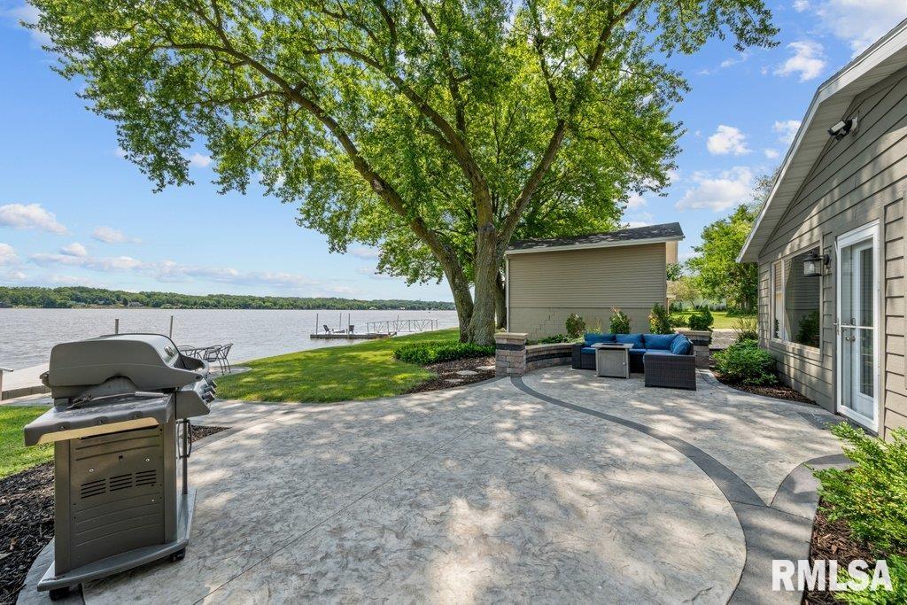 22001 Great River Road Le Claire, IA 52753 - Photo 5 of 33 Gallery Image 5