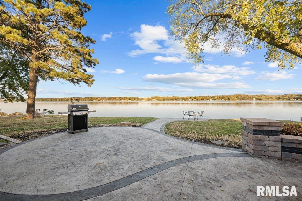 22001 Great River Road Le Claire, IA 52753 - Photo 6 of 33 Gallery Image 6