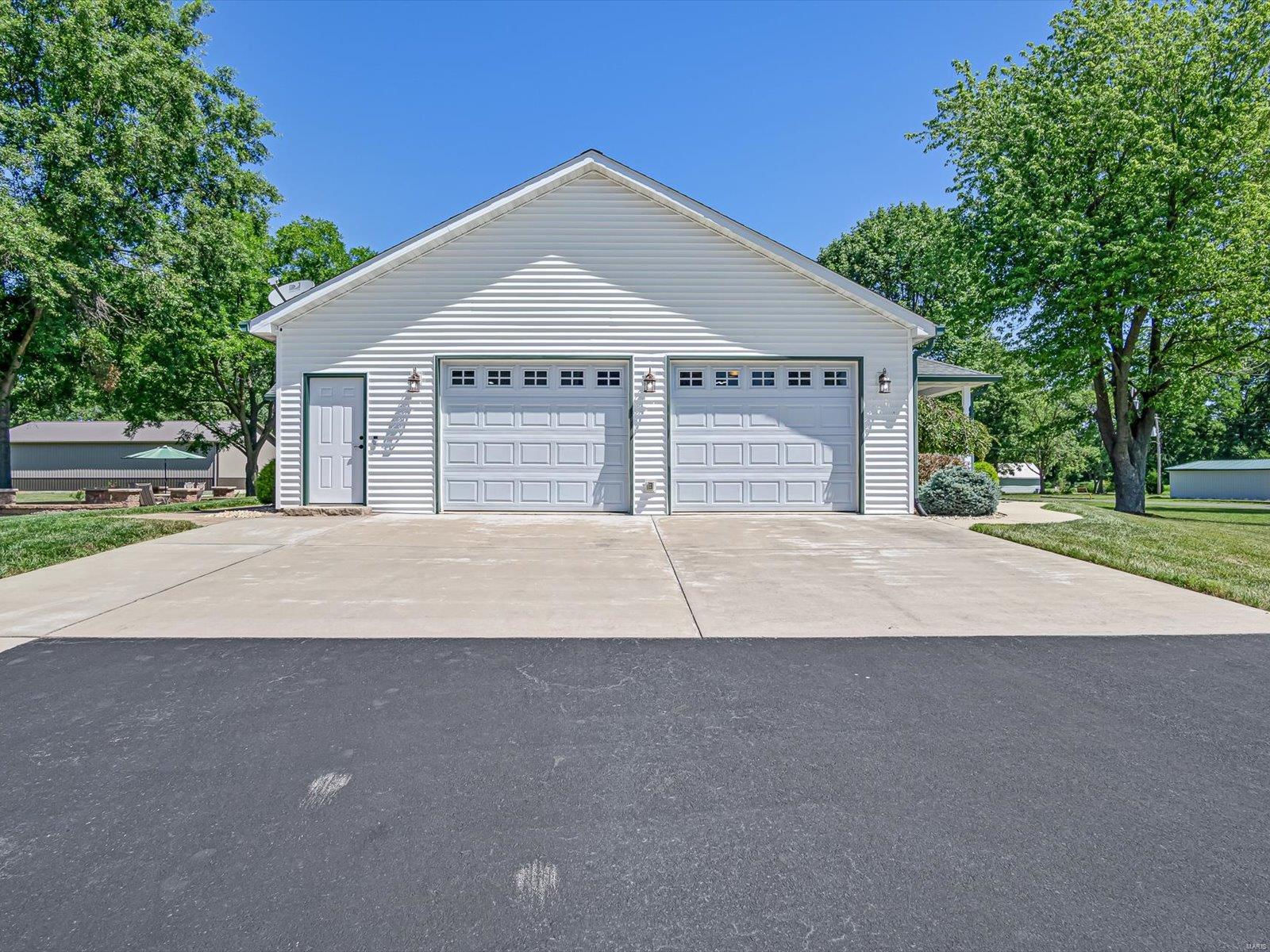 619 Sparta Street St. Libory, IL 62282 - Photo 4 of 62 Gallery Image 4