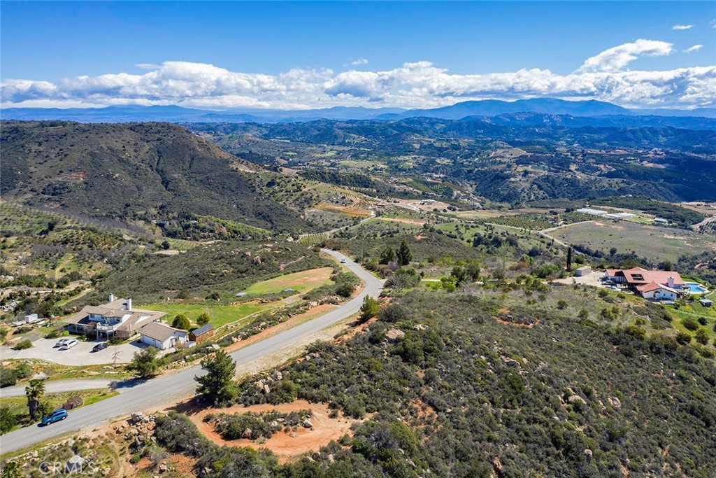 15 Vía Escalon Temecula, CA 92590 - Photo 32 of 42 a view of a city