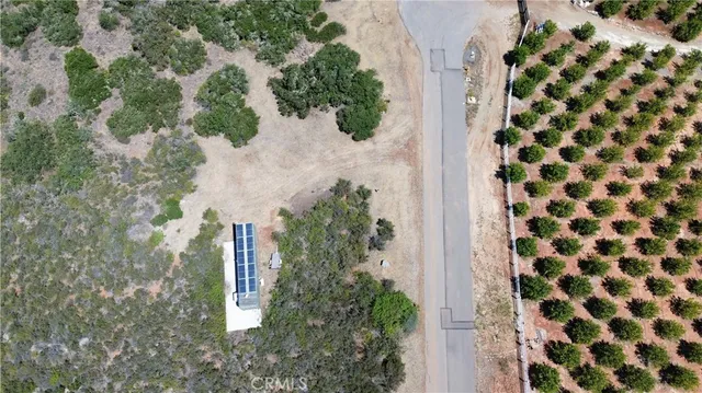 a picture of a bathroom with mirror