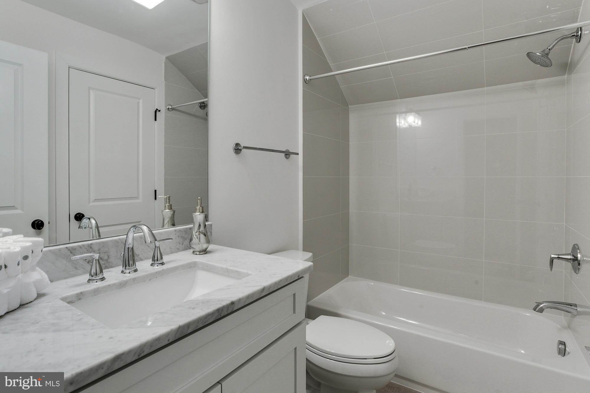 3856 North Glebe Road Arlington, VA 22207 - Photo 23 of 26 Bath