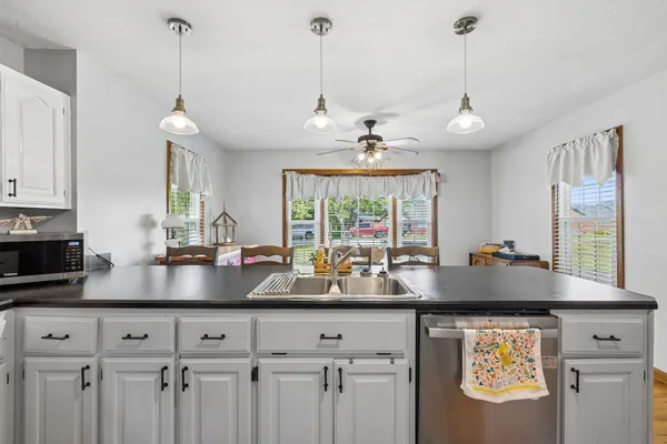 $419,900 | 23 Elmwood Avenue, Carthage, TN 37030