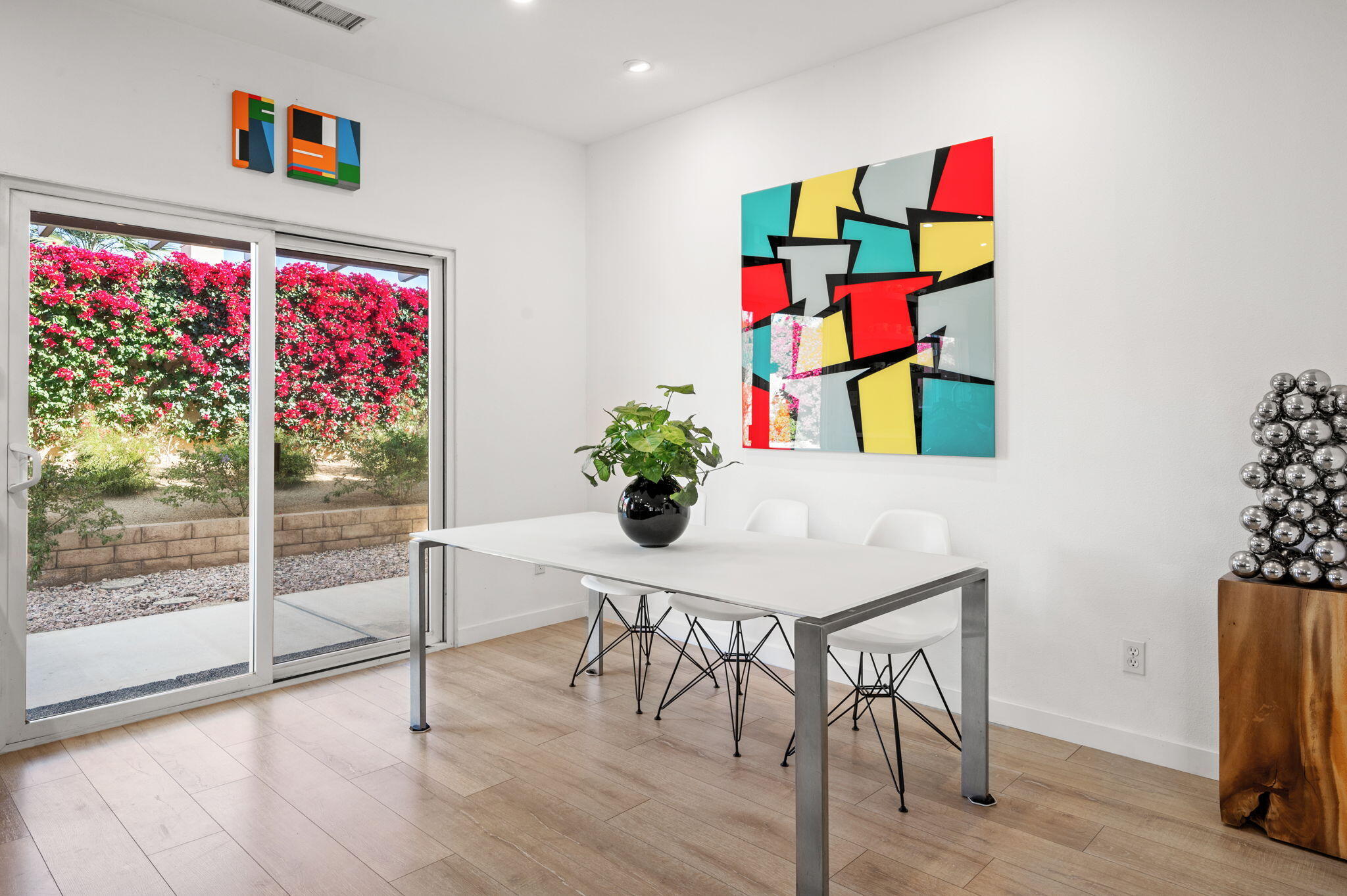 40 Shoreline Drive Rancho Mirage, CA 92270 - Photo 15 of 33 a view of an entryway with wooden floor