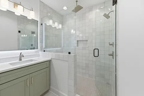 $749,900 | 489 B Sunliner Drive, Nashville, TN 37209