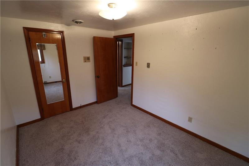 1325 Varner Road Pittsburgh, PA 15227 - Photo 14 of 24 Gallery Image 14