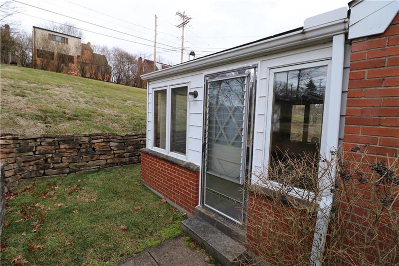 1325 Varner Road Pittsburgh, PA 15227 - Photo 22 of 24 Gallery Image 22