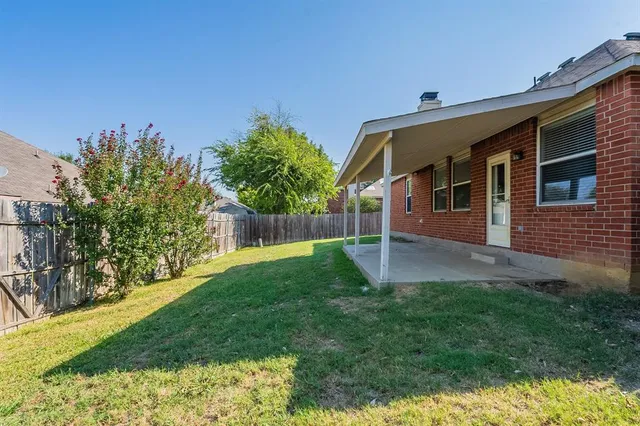 $280,000 | 1408 Blue Gill Lane, Crowley, TX 76036