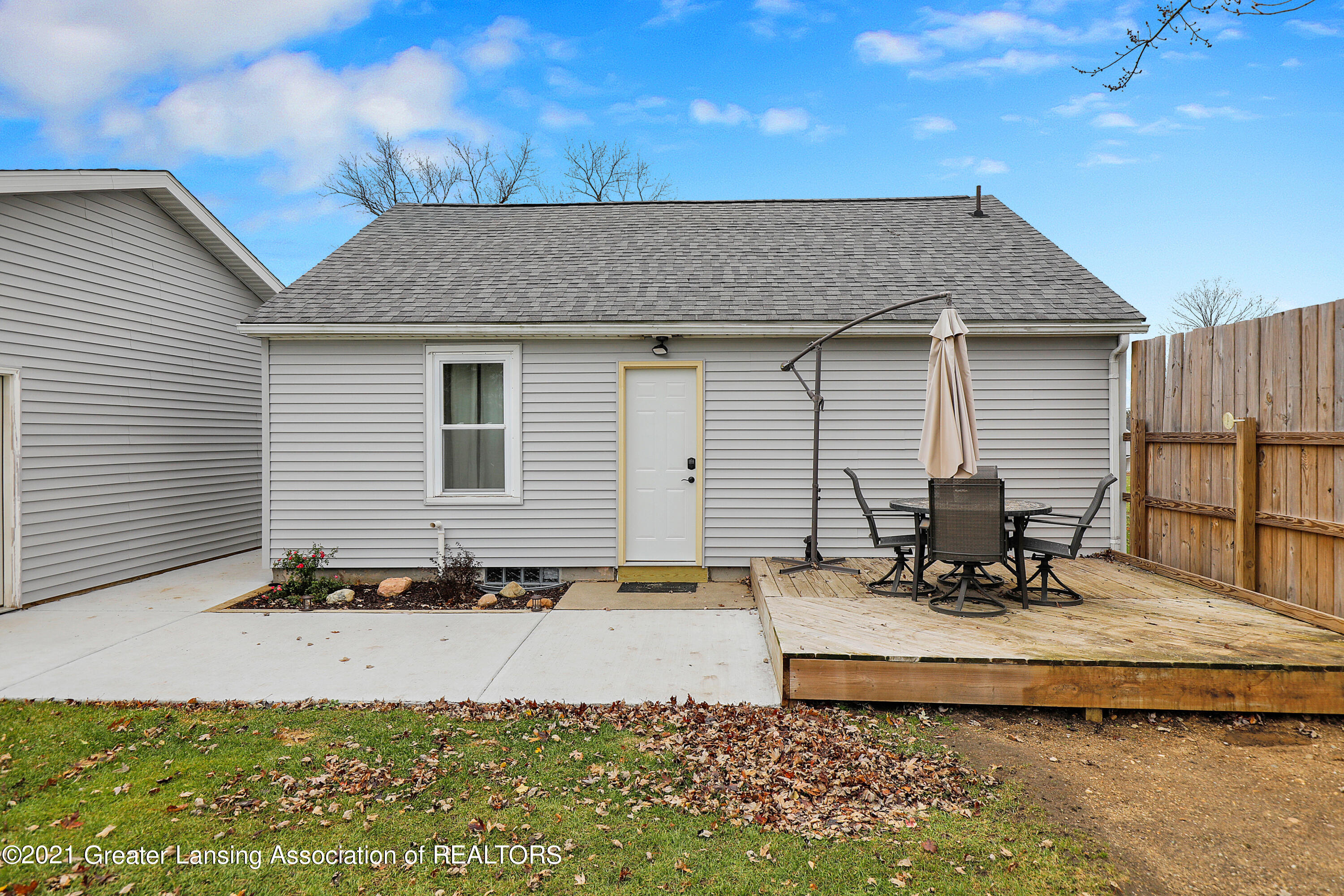 10330 Plains Road Eaton Rapids, MI 48827 - Photo 20 of 21 Patio/Deck