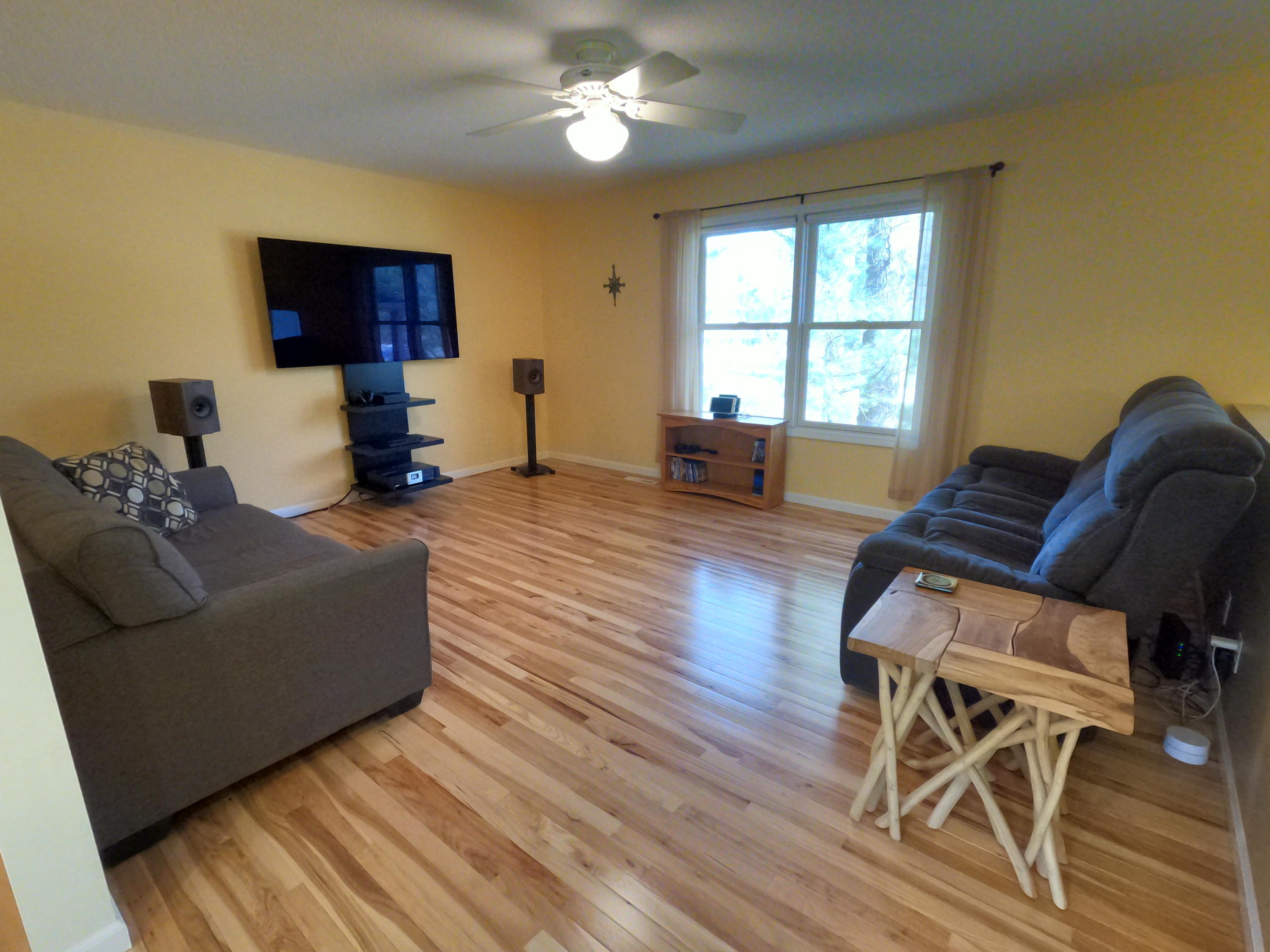 2681 Russell Road Muskegon, MI 49445 - Photo 10 of 25 living room 1
