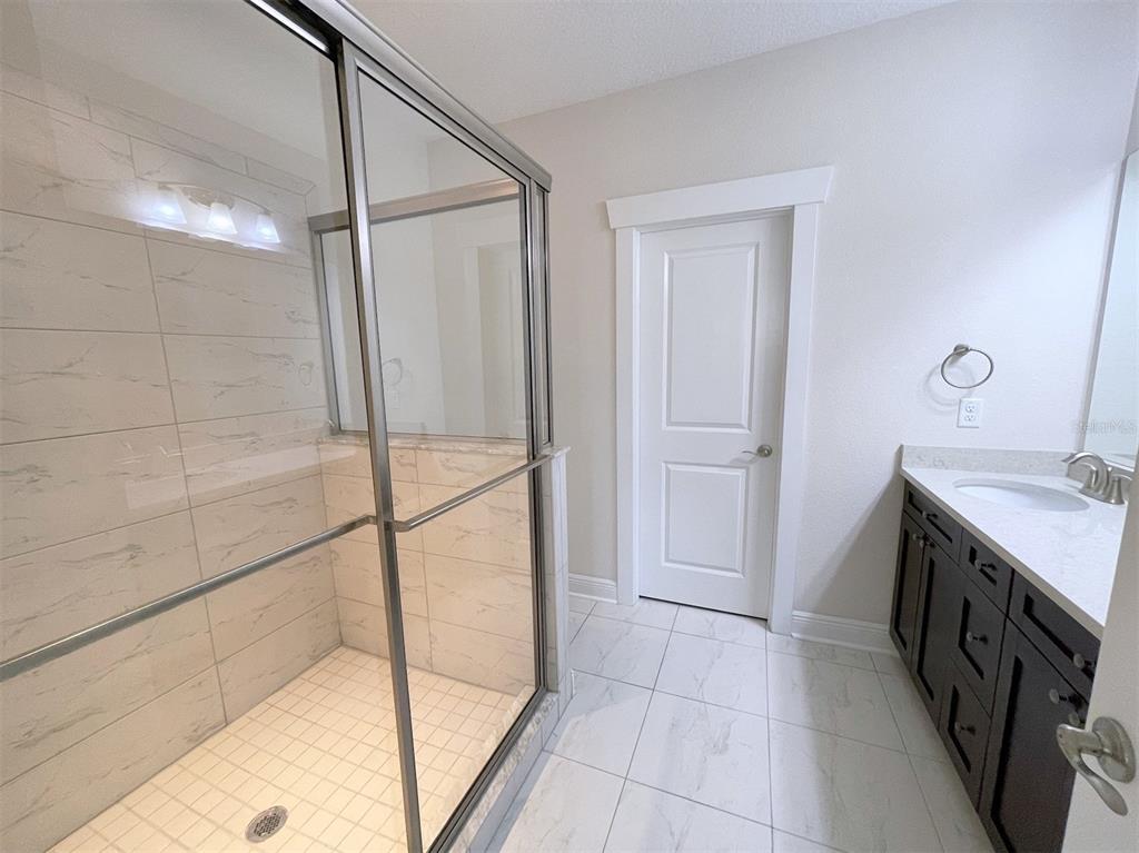 2411 West North A Street, Unit 2 Tampa, FL 33609 - Photo 15 of 19 a bathroom with a bathtub and a sink