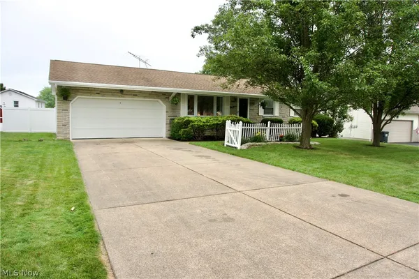 $239,900 | 3415 Darbyshire Drive, Canfield, OH 44406