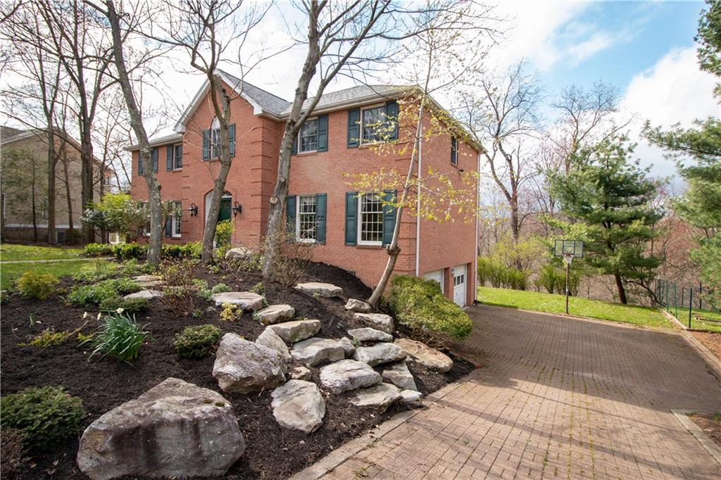 218 Timber Ridge Road Pittsburgh, PA 15238 - Photo 2 of 25 Gallery Image 2